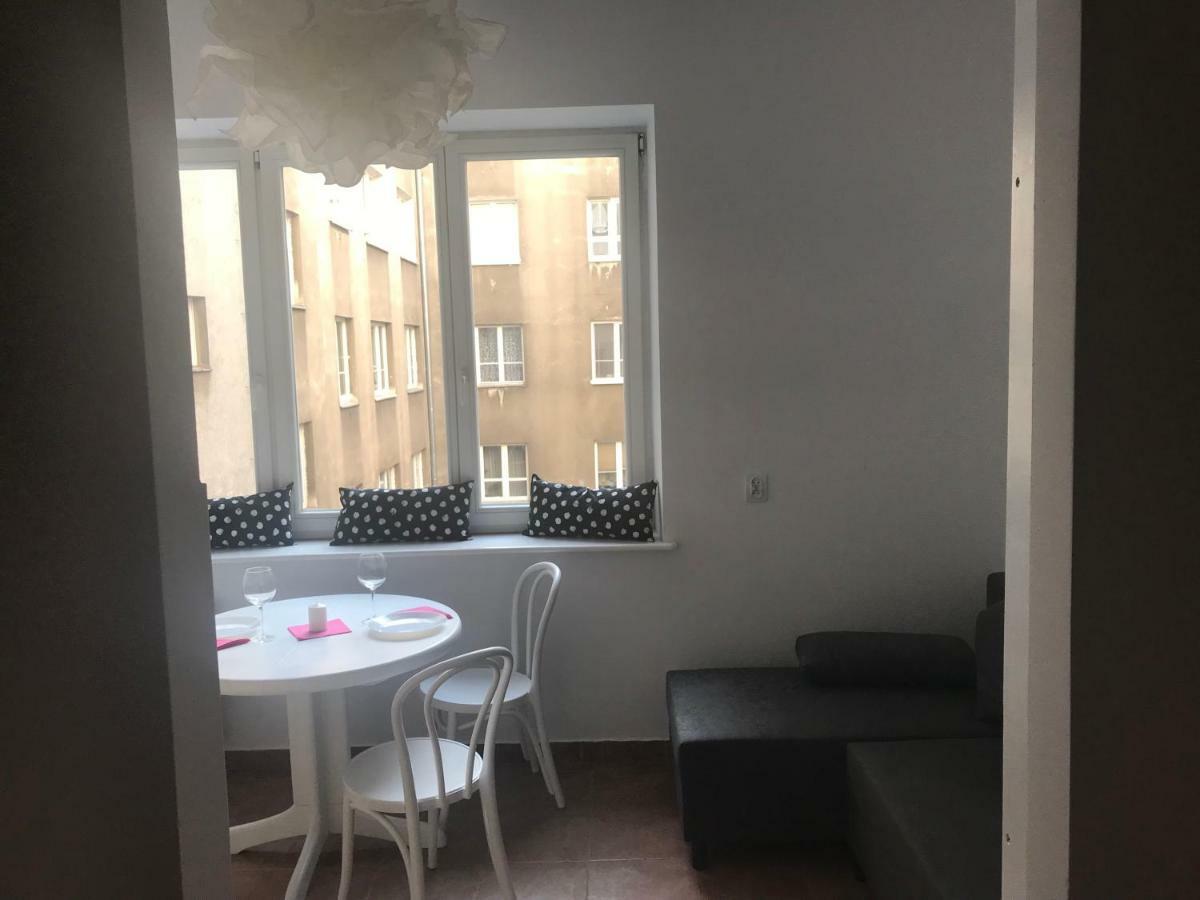 Nina Appartement Warschau Buitenkant foto